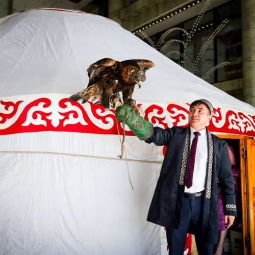 “НАУРЫЗ-ЭВ НЭГДЭЛ” Соёлын өдөрлөг Тусгаар тогнолын ордонд болж байна.